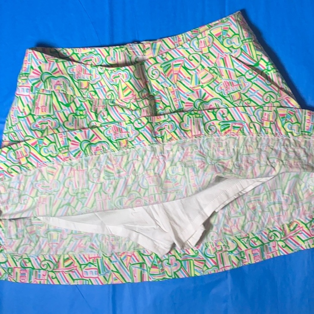 Lilly Pulitzer Colorfully Patterned Ruffle Skorts - Picture 3 of 8
